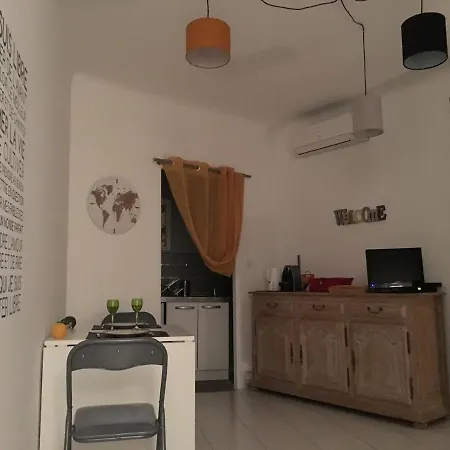 Proche Et Centre Апартаменты *